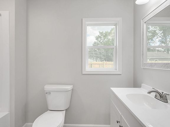 3rd image of 57025 Greenlawn Ave