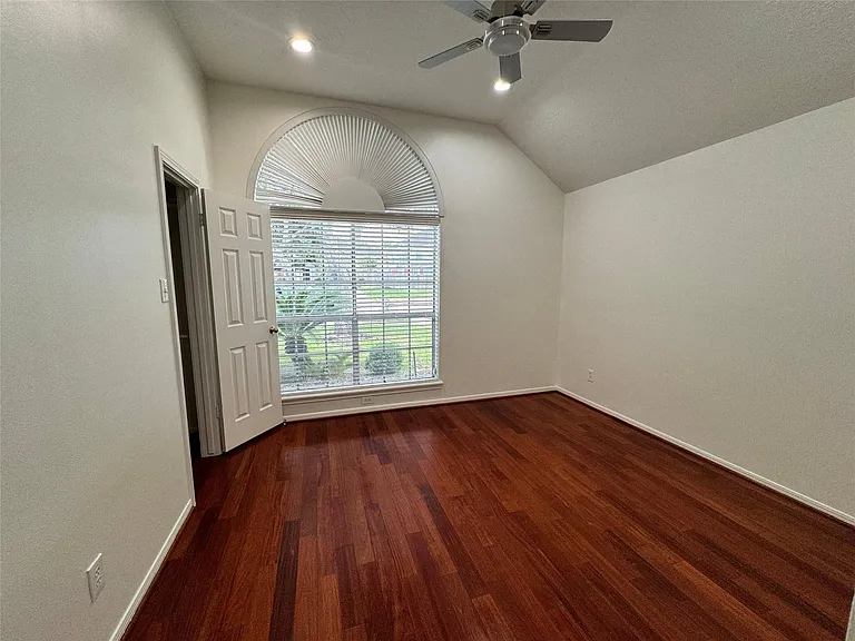 1718 Berkoff Dr — Photo 14