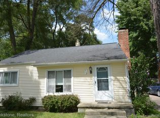 419 E Glass Rd, Ortonville, MI 48462