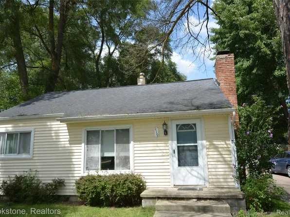 419 E Glass Rd, Ortonville, MI 48462