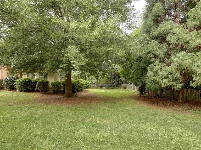 6720 Ramundo Dr — Photo 26