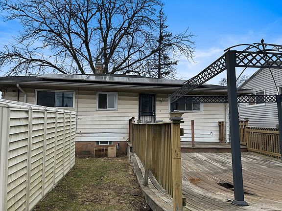 3rd image of 319 Merrill Ave