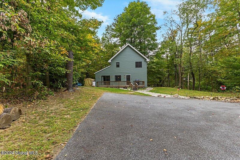 3rd image of 8 Shaw Road