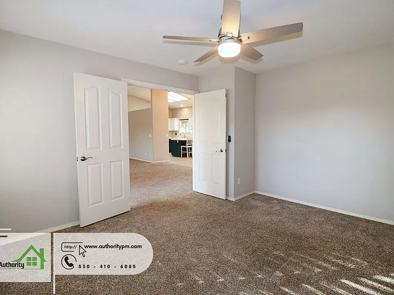2378 Castlewood Dr — Photo 16
