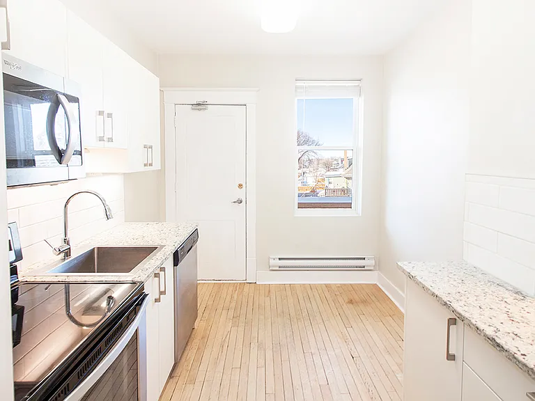 834 Grosvenor Ave #11 — Photo 18