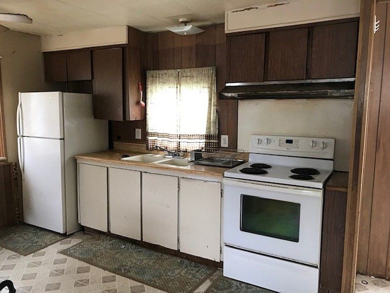 2nd image of 109 Queens Dr SW #109Q