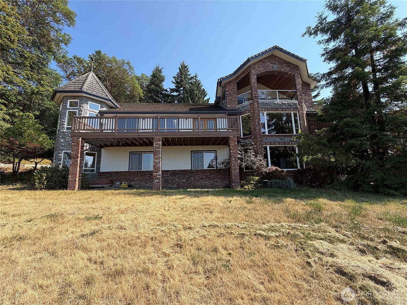 1st image of 811 FOX HOLLOW Road
