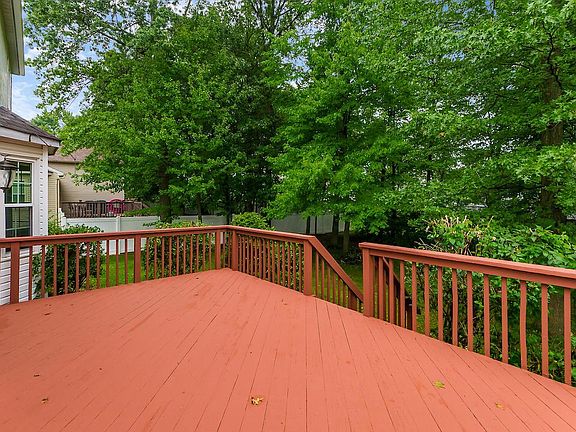 4th image of 556 Thistle Dr