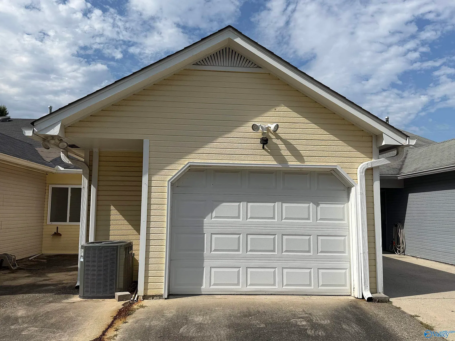 2 bed, 2.0 bath, 1250 sqft, $1,400 — Photo 2