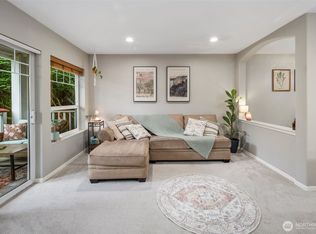 Sammamish Hills, Issaquah, WA 98027