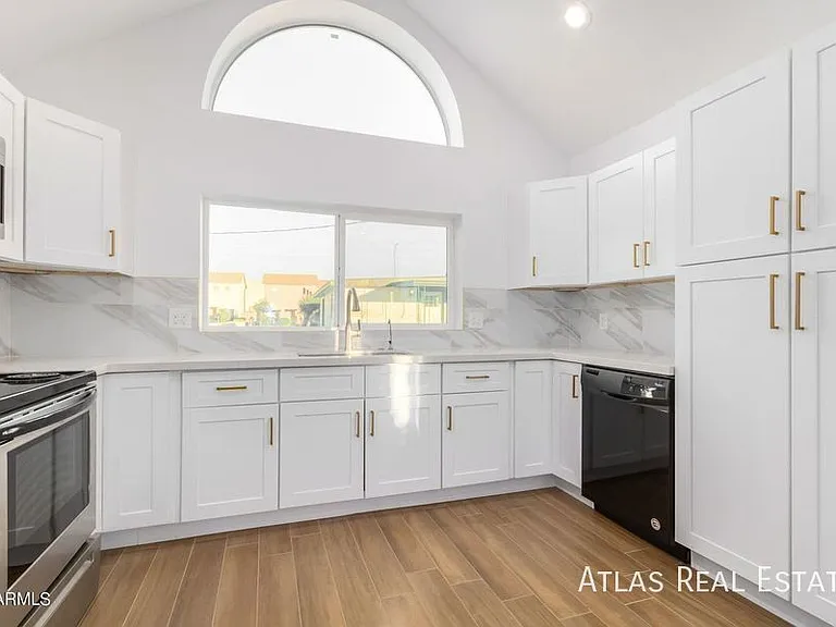444 S Delaware St #2 — Photo 6