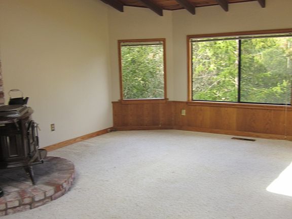 5th image of 2400 Huntington Dr