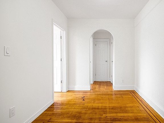 4th image of 190 Norfolk St #6F