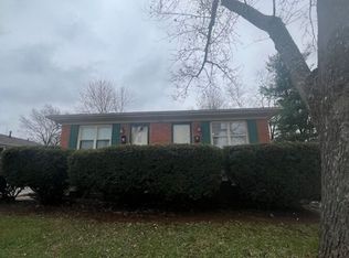 1992 Fair Oaks Dr #B, Lexington, KY 40504