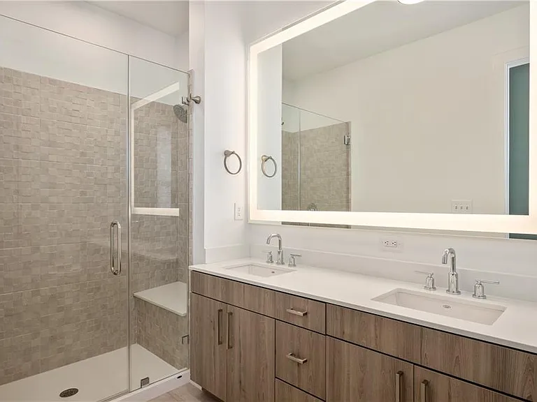 775 Juniper St NE #605 — Photo 17