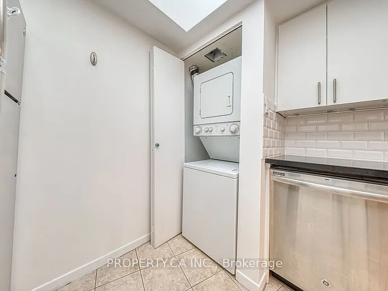 1001 Bay St #2902 — Photo 10
