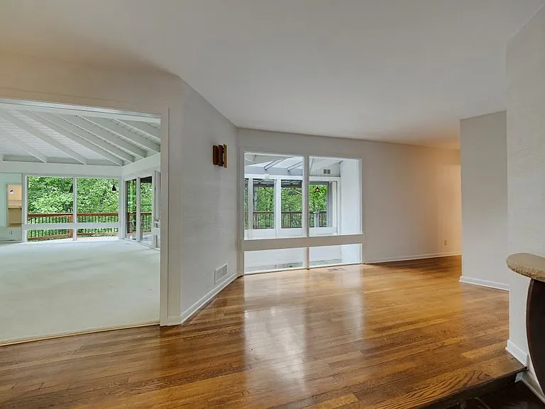 130 Huntcliff Point — Photo 6