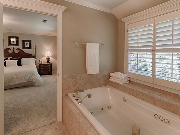 5th image of 6709 Fern Meadow Way