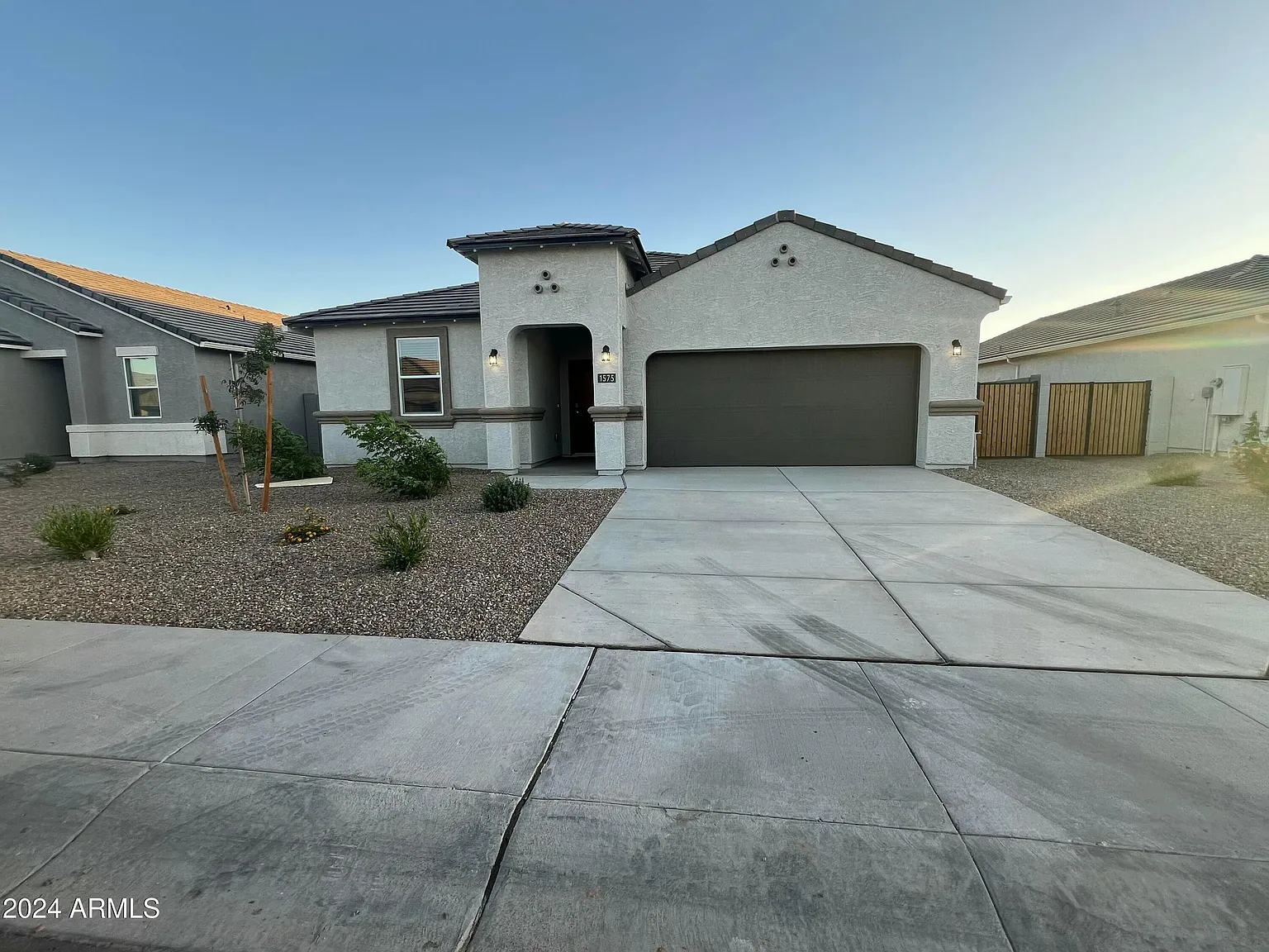 4 bed, 2.0 bath, 1823 sqft, $1,990 — Photo 2