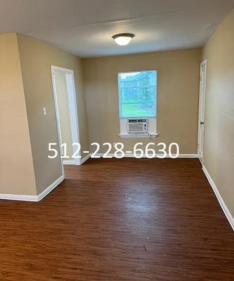 704 Stetson Ave — Photo 8