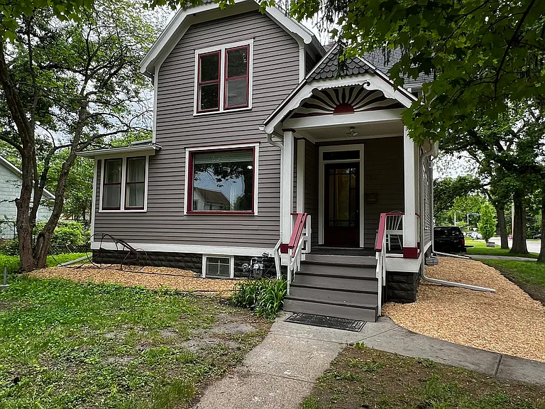 721 Clark Ave — Photo 2