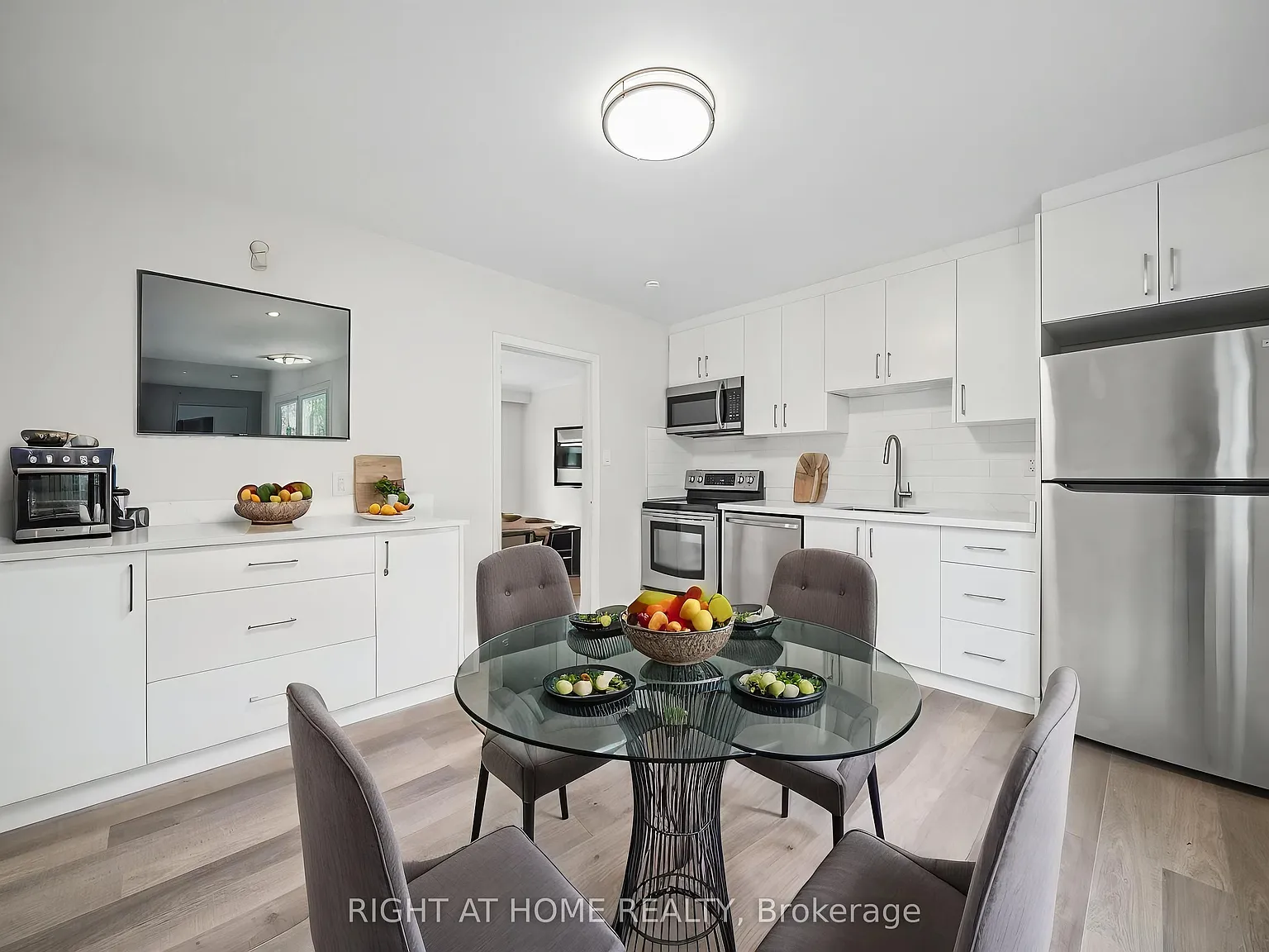 2 bed, $3,000 — Photo 2