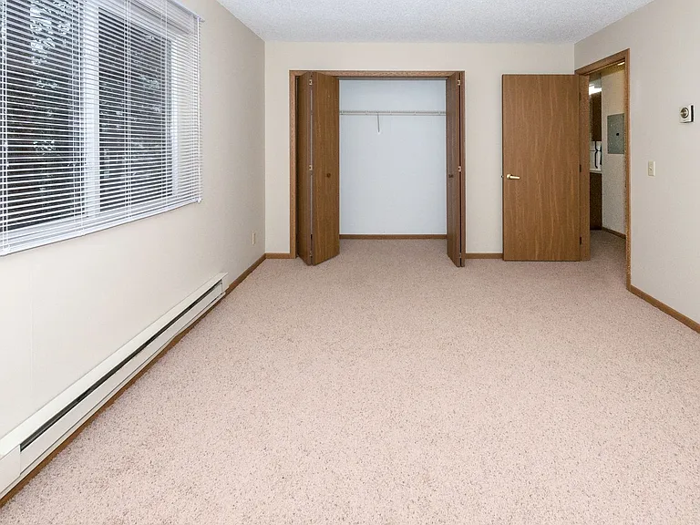 Pine Ridge Apartments — Photo 7