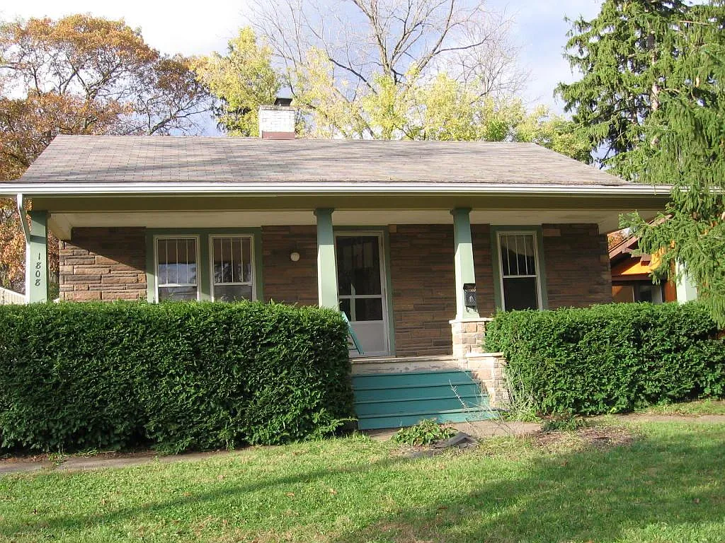 1808 Jackson Ave photo 1