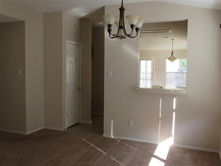 11224 Crazy Well Dr — Photo 4