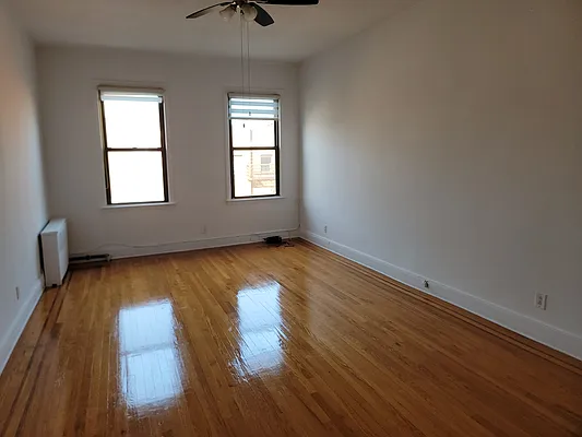 Rented by Downtown Mgt & Realty LLC | media 3
