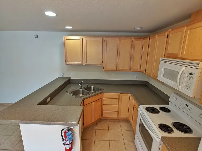 1901 Davis Ave #B1 — Photo 7
