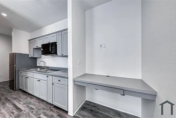 304 S Maryland Pkwy #4 — Photo 3