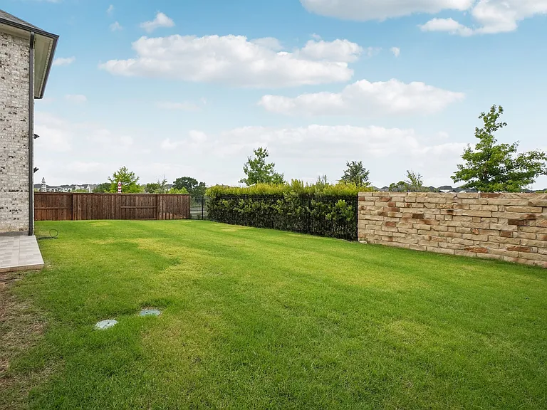 3960 Medio Creek Dr — Photo 27