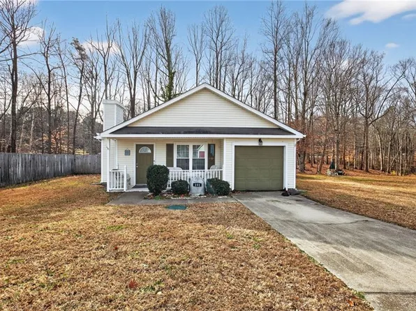 151 Berkshire Blvd, Suffolk, VA 23434