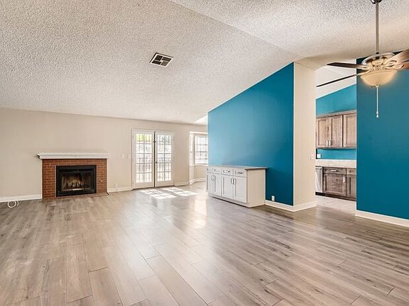 4th image of 25090 Hazelwood Cir