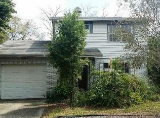 9615 N Connechusett Rd, Tampa, FL 33617