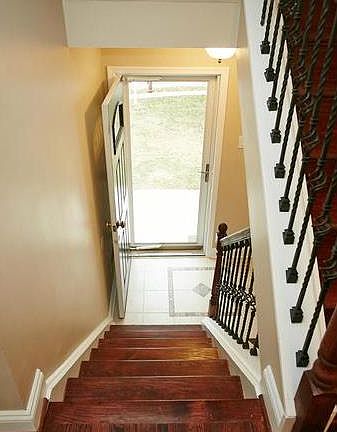 4th image of 6001 Dewey Dr
