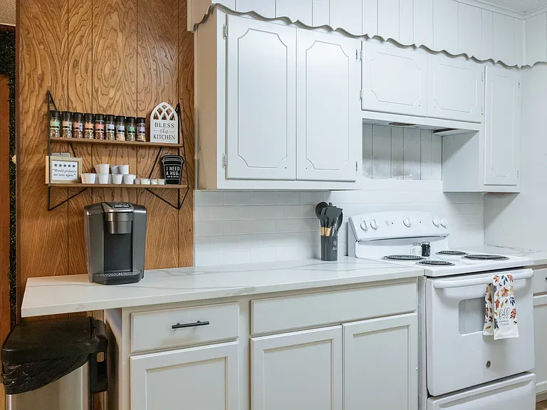 1715 Rodden Dr — Photo 18
