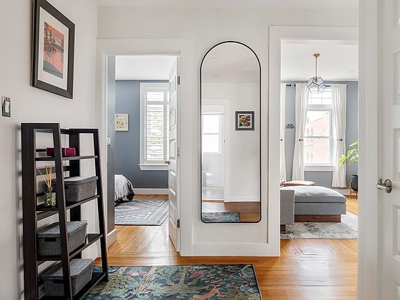 3rd image of 23 Strathmore Rd APT 3