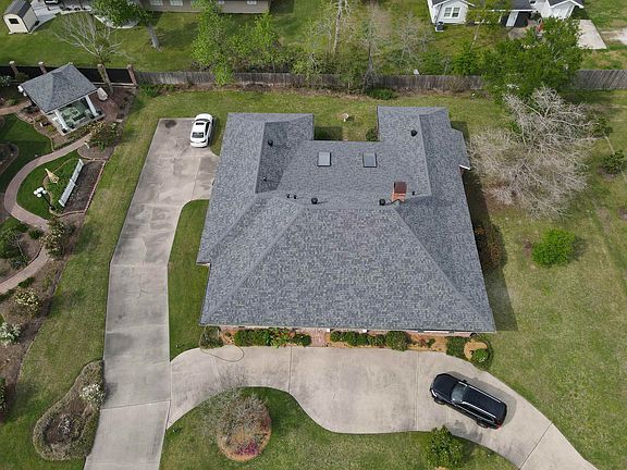 2nd image of 904 Belle Arbes Dr