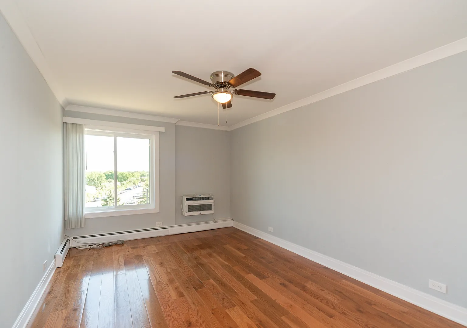16 E Old Willow Rd — Photo 2