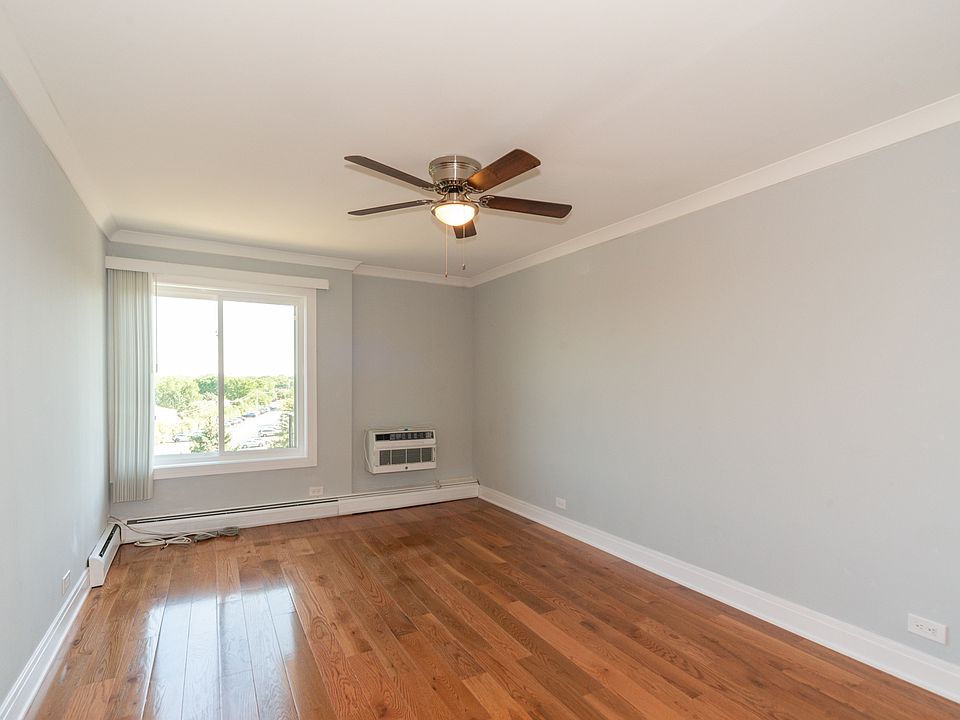 2nd image of 16 E Old Willow Rd APT 205