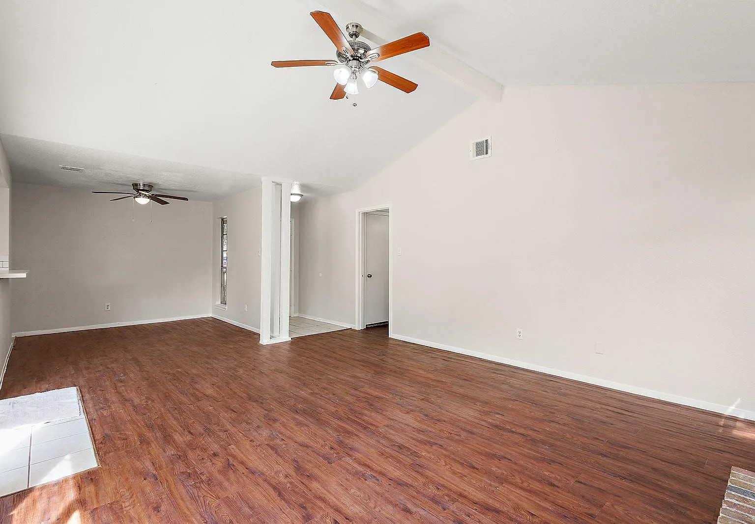 3 bed, 2.0 bath, 1269 sqft, $1,785 — Photo 4