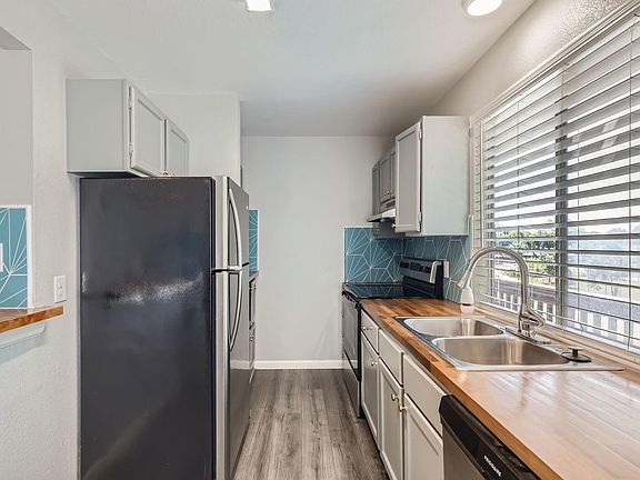 4th image of 1304 Colony Creek Dr #A