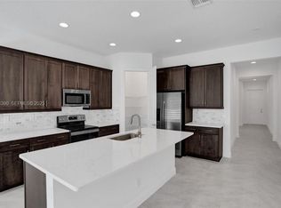 8450 NW 39th Ct, Coral Springs, FL 33065