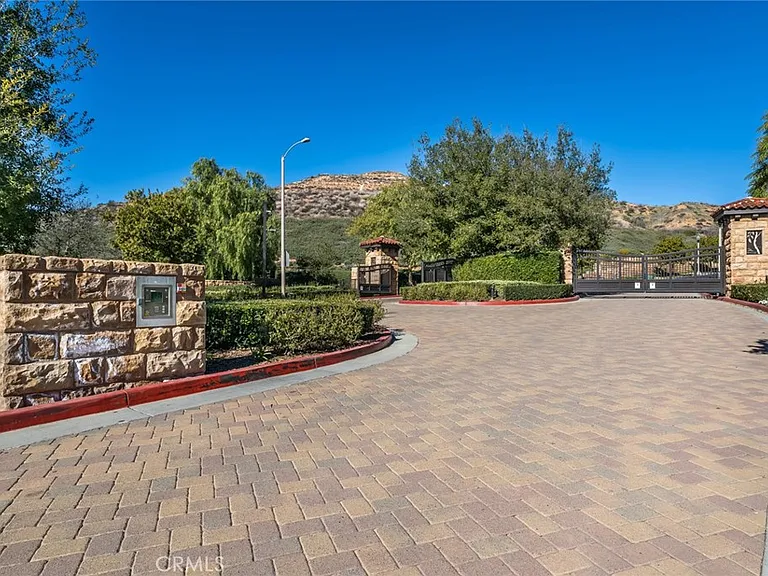 28629 Farrier Dr — Photo 41