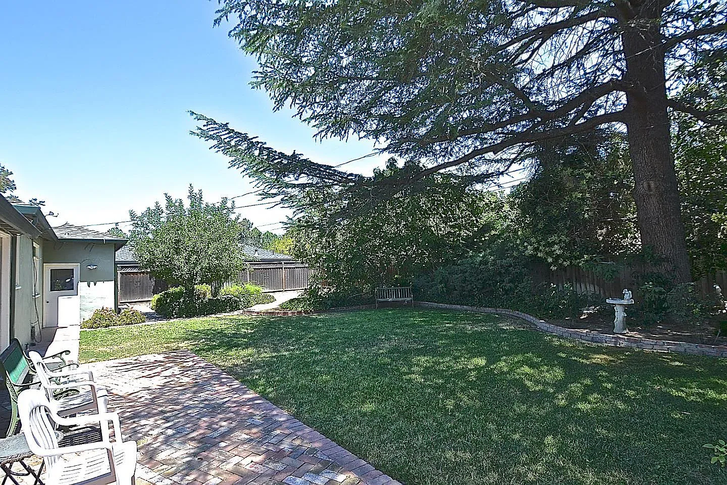 3 bed, 2200 sqft, $5,700 — Photo 3