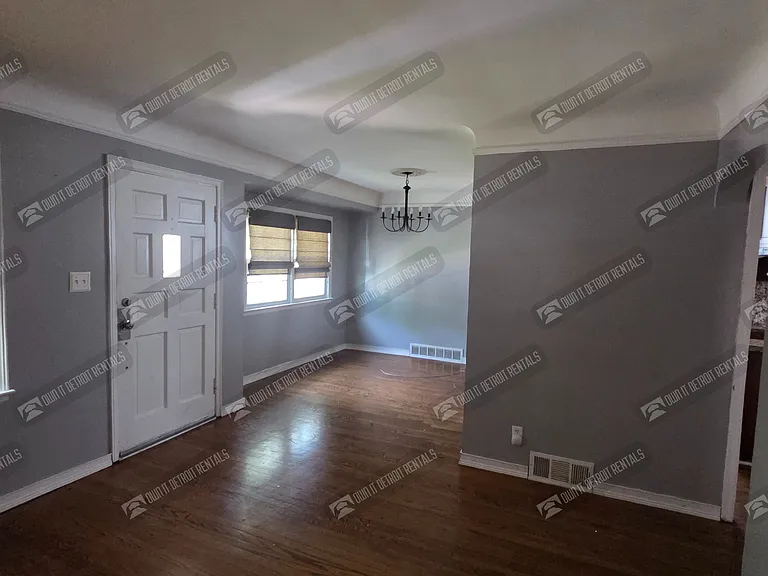 23745 Oak St — Photo 6