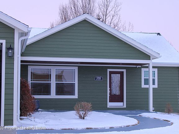 3rd image of 2705 2nd St NE