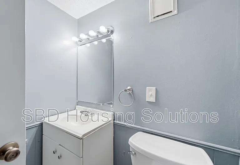 12812 Bristol Ave — Photo 11